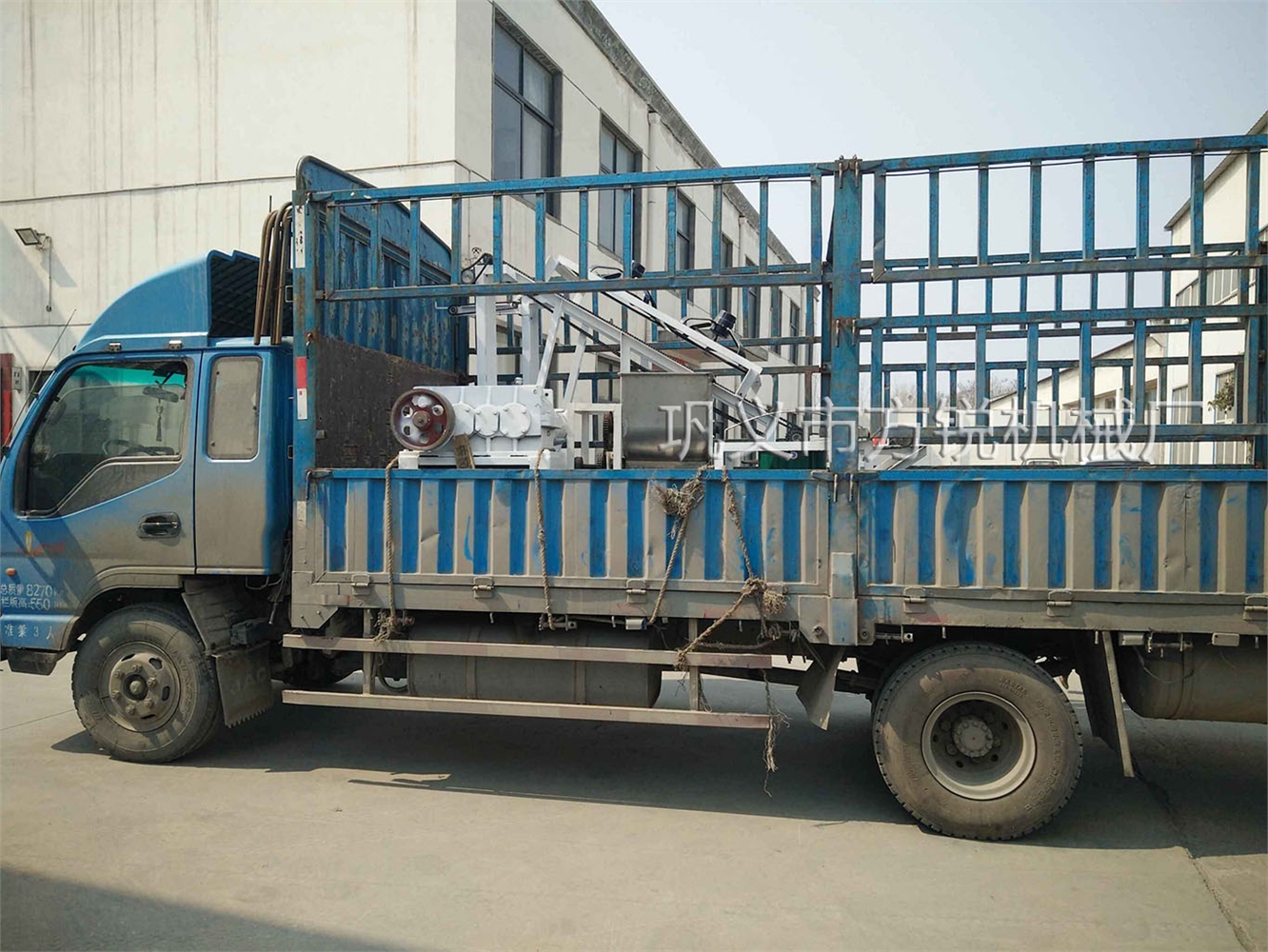 米線機發(fā)貨現(xiàn)場 米線機發(fā)貨現(xiàn)場